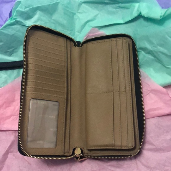 Wallet - Picture 2 of 4